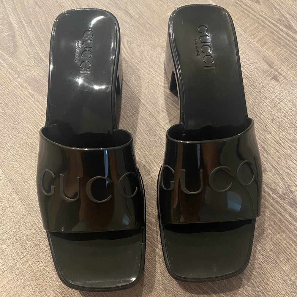 ✨Gucci Rubber Slide Sandals✨